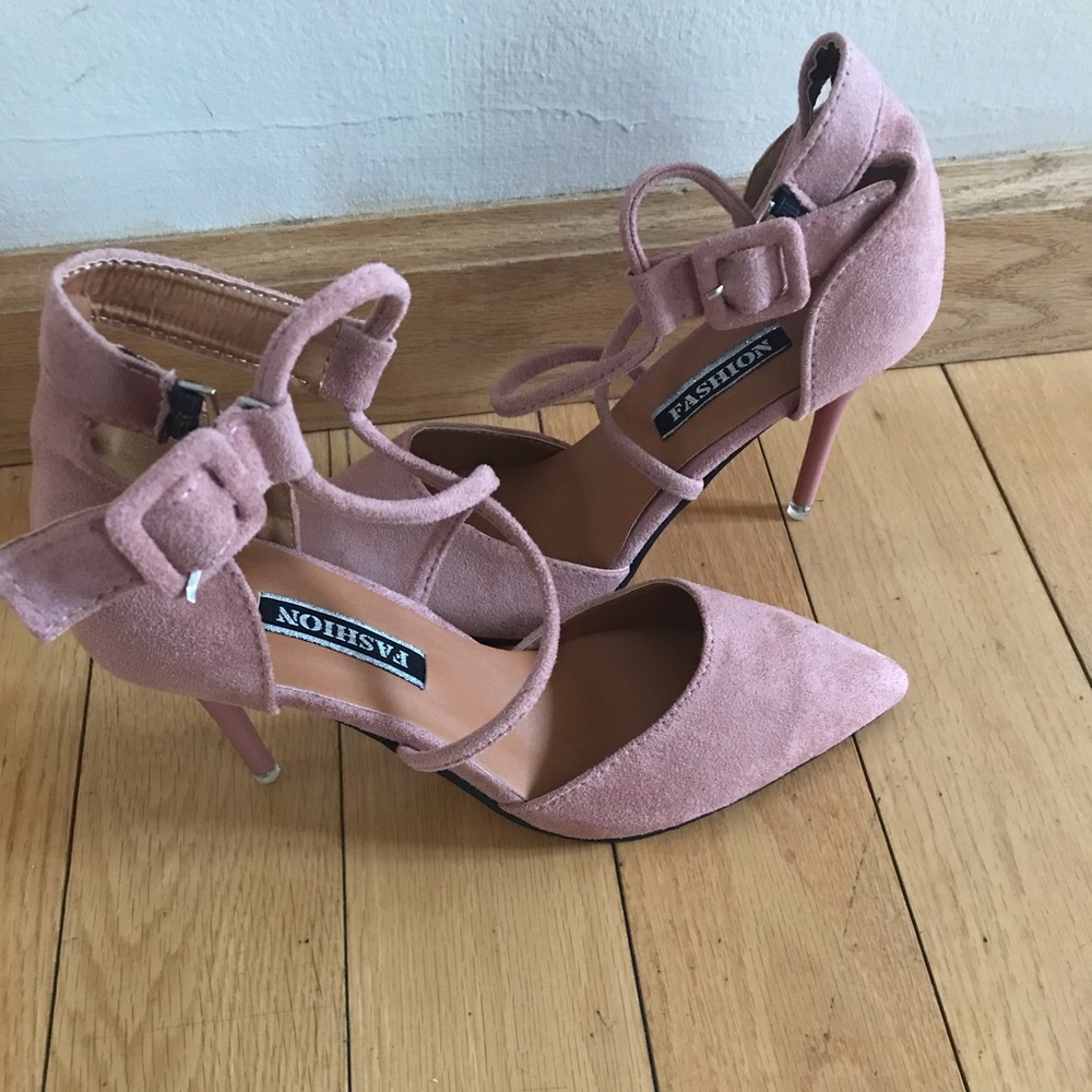 NWOT Fashion nude/pink heels.